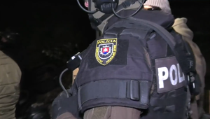 Muž sa nechal zamknúť v obchode, ktorý chcel vykradnúť. Jeho plán zlyhal