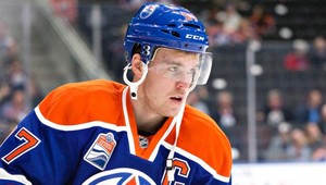 Sekera asistoval McDavidovi na prvý kapitánsky gól