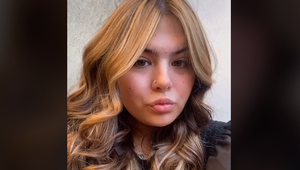 Alex chcela vyskúšať populárnu letnú manikúru: Videli ste už niečo horšie?