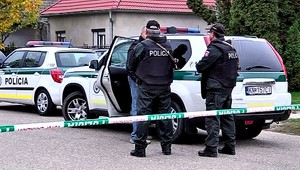 Postrelený policajt je už po operácii a mimo ohrozenia života