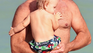 Miesto vnúčat radšej vlastné dieťa: Slávny herec sa stal v 70-tke OTCOM!