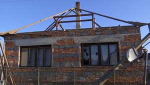 Dom kúpil pred dvomi rokmi, záhadne prišiel o strechu