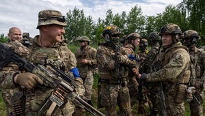 456. deň na Ukrajine: Viac než 100 vojakov sa vracia zo zajatia domov