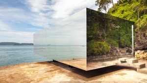 Thajčania nachádzajú pokoj v tomto fantastickom sklenenom pavilóne