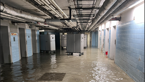 FOTO : Prívalové dažde uzavreli nemocnicu. Všetky operácie sa zrušili