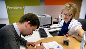 ECB nezmenila sadzby. Peniaze na vašich účtoch strácajú na hodnote