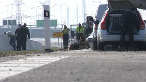 Polícia obvinila mužov, ktorých pri naháňačke neodradili ani výstrely. Prečo odmietli zastaviť?