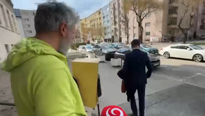 Muž, ktorý zastrelil psíčkara pri Štefánikovej mohyle, mieri na slobodu. Sudca mu väzbu nahradil náramkom