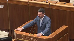 Hodina otázok v NR SR s ministrom Richardom Takáčom