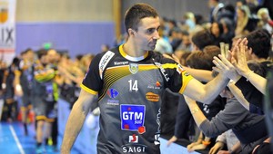 Famózny gól srbského hádzanára! Šupa z otočky do vinkla chrbtom k bráne!