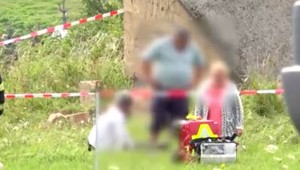 Hra s kamarátmi sa skončila tragicky. Chlapca (9) zasiahla betónová strecha