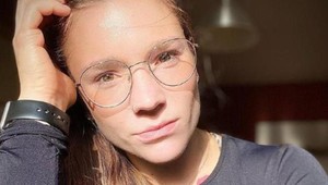 V puberte TO zrazu prišlo: Antonia svoj hendikep dlho zakrývala, teraz je na INÉ telo pyšná