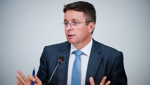 Dane sa budú opäť zvyšovať, tvrdia odborníci