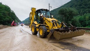 Dážď, vietor a popadané stromy. Počasie trápi Slovensko