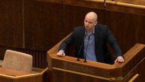 Poslanca Mazureka obžalovali pre hanobenie rasy v rádiu
