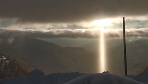 Desivé: V Turecku z oblohy žiaril strašidelný svetelný lúč ako zo sci-fi filmu