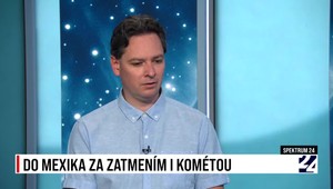 Spektrum 24 o ceste za zatmením a kométou