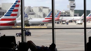 Z lietadla v Miami evakuovali ľudí, dôvodom bol podozrivý predmet