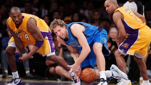 NBA: Lakers zdolali Dallas, Oklahoma valcuje súperov