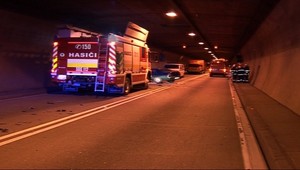 Nehoda stopla prechod tunelom Branisko