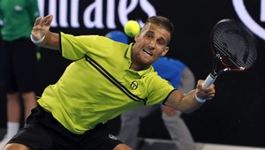 Kližan trápil Wawrinku, kvalifikant Lacko zvládol maratón proti Ramosovi