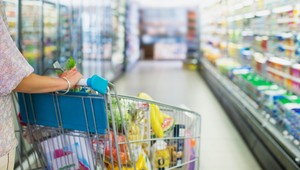 Prehľad otváracích hodín obchodov: Kde nakúpite 1. a 8. mája, a ktoré prevádzky budú otvorené?