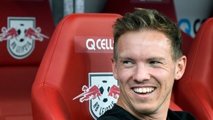 Je mladší ako Ronaldo a Messi. Nemecký tréner prepisuje históriu