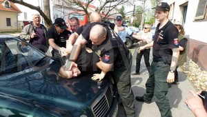 Policajtov, ktorí zasahovali V Devínskej, čaká trest