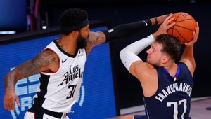 Fanúšikovia v LA boli svedkami "najdrahšieho" faulu ročníka