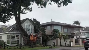 Cyklón Gabrielle pustoší Nový Zéland: Krajina vyhlásila týždňový stav núdze