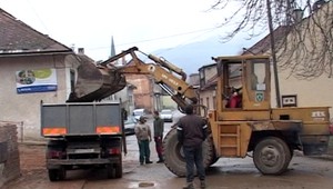 Mesto búra domy. V Dobšinej nechú neprispôsobivých obyvateľov