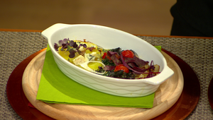 Cesnakové slimáky na smotanovom špenáte, gratinovaný zemiak a maslová kvaka