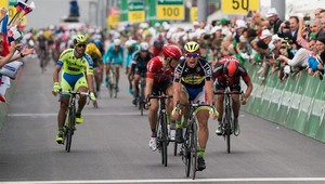 Opäť o chlp! Sagan v 5.etape na treťom mieste