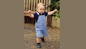 Fotograf zachytil prvé kroky britského princa Georga (1)