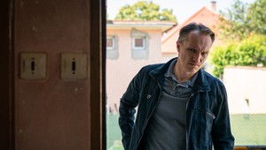 Nová kriminálka na JOJke si získa všetkých fanúšikov Za sklom: Čo majú spoločné?