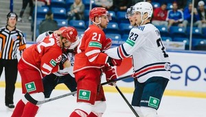 Timkin s dištancom na päť zápasov. Selezňova zbil ako malého chlapca!