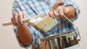 Chcete si zrenovovať bývanie, no tlačí vás rozpočet? Skúste tieto šikovné a úsporné tipy!