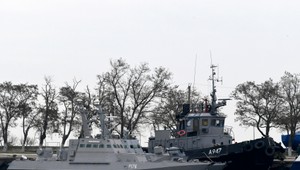 Rusi zverejnili zábery zo zatýkania lodí. Ukrajina tvrdí, že výpovede námorníkov sú zmanipulované