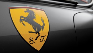 Erik (29) sa na Ferrari rútil rýchlosťou 260 kilometrov za hodinu