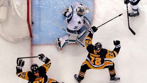 Pittsburgh zvládol aj druhé finále. V predĺžení rozhodol Shearey