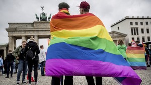 Láska si našla cestu. Mladý ruský pár objavil dieru v zákone