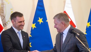 Fico stiahol návrh na odvolanie Tarabu. Upozorňuje na riziko straty parlamentnej väčšiny