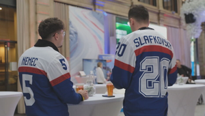 Deň D pre Slovákov: Hokejové štvrťfinále aj slalom Vlhovej v Slovenskom dome
