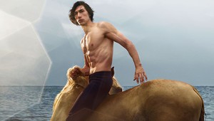 TAKTO ste ho ešte nevideli! Adam Driver predviedol úžasné telo v novej reklame