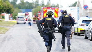 Streľba na severe Dánska si vyžiadala troch zranených. Medzi nimi je aj policajt