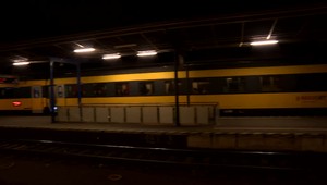 Na hlavnej stanici odstavili vlak s cestujúcimi. Jeden z pasažierov vykazoval známky choroby