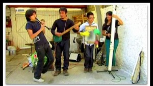 Hrať sa dá na hocičo. Chce to len talent a trošku fantázie