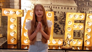 Spevácka diva Polina predviedla pieseň vo svojom rodnom jazyku: Jej prejav láme srdce!