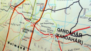 Ťažko zraneneného vojaka s priestrelom hrudníka previezli na Slovensko