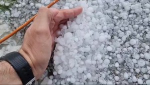 VIDEO: Na východe Slovenska padali obrovské krúpy